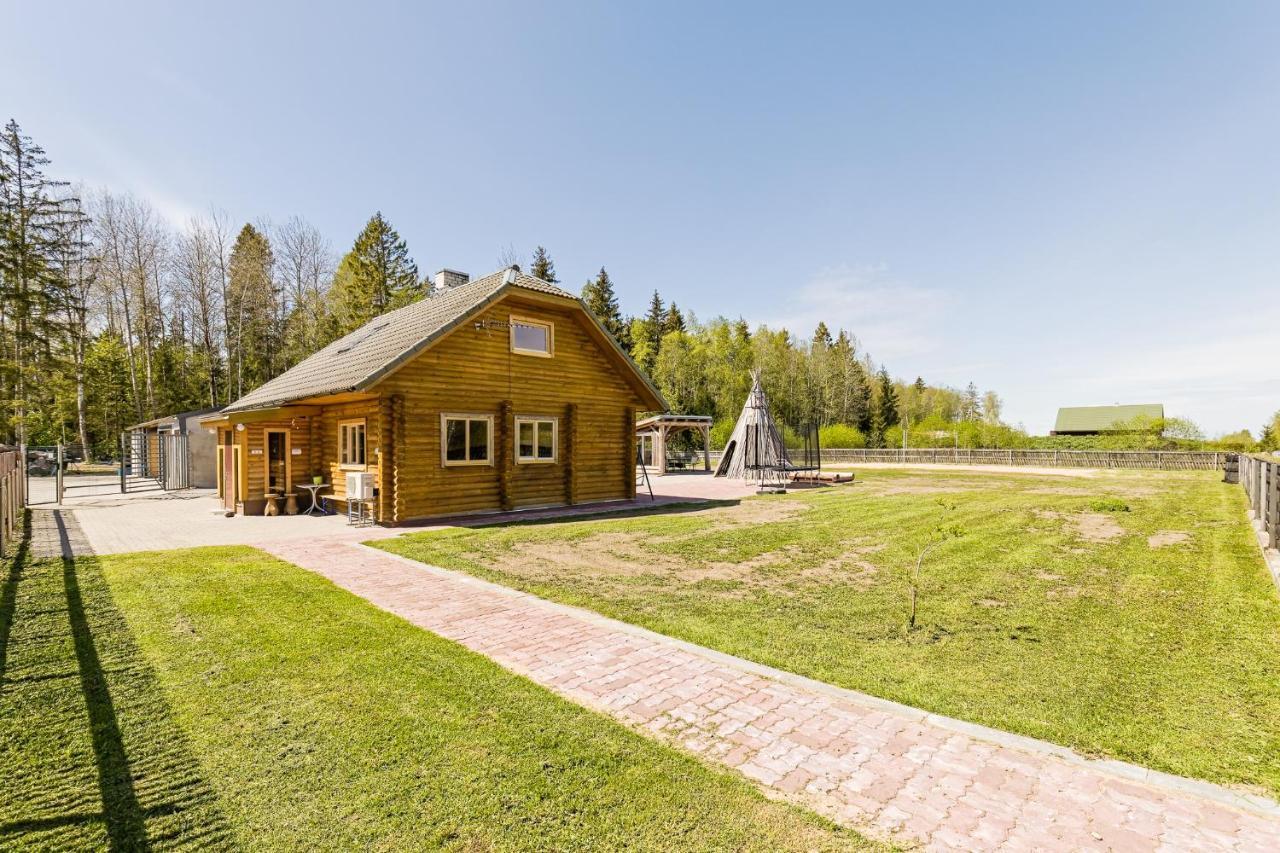Kajamaa Holiday Home Saku Екстер'єр фото
