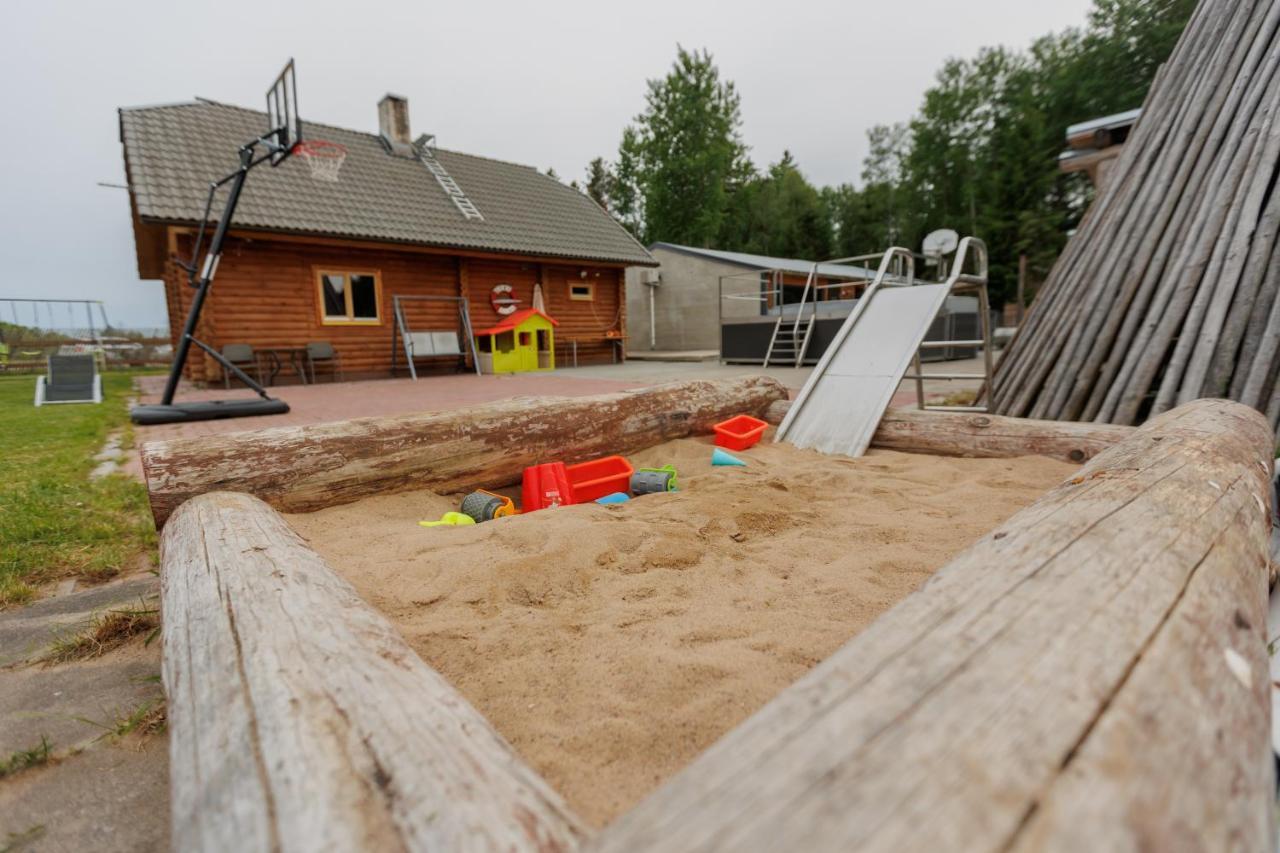 Kajamaa Holiday Home Saku Екстер'єр фото